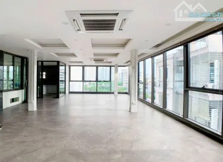 Cho thuê văn phòng, spa, gym, lớp học: 40m giá 5,5tr; 70m 12tr; 100m 15tr. Phố Thanh Nhàn
