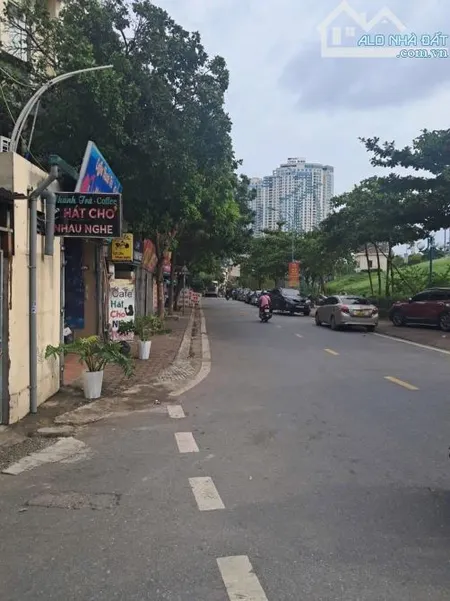 Cho thuê nhà mặt phố Ngọc thụy, cấp 4 , 50m , để kinh doanh 10triệu/1T