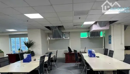 Cho thuê văn phòng: 90m giá 9 triệu; 100m giá 13 triệu. Phố Hà Kế Tấn (cam kết đúng giá)