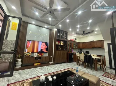 Cho thuê nhà ngõ đường Lê Đức Thọ, Cầu Giấy.45m2x4 tầng full đồ đẹp