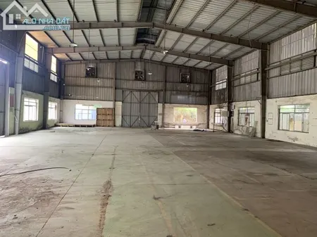 Cho thuê kho xưởng DT 2900m2 gồm 2 xưởng DT 750m2 và 680m2 nhà văn phòng 800m2