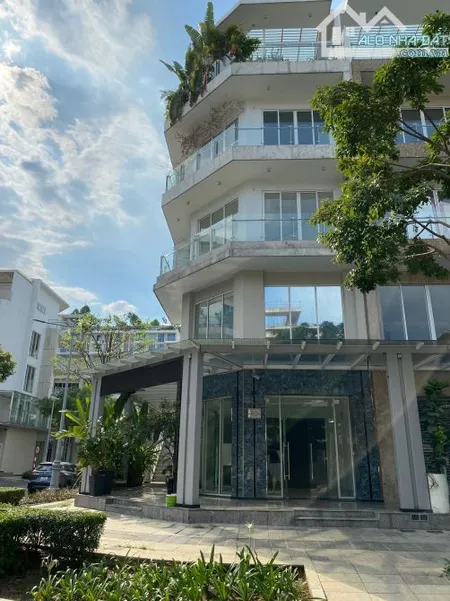 Cho thuê Shophouse Sala- Nhà hoàn thiện - Thiết kế đẹp - Có thang máy