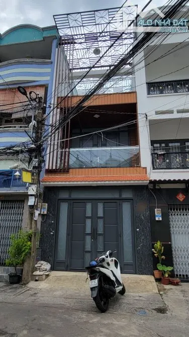 Cho thuê nhà Bình Thới, P10, Q11. DT: 4x18m, 4 tầng, 3PN. Giá 18 triệu