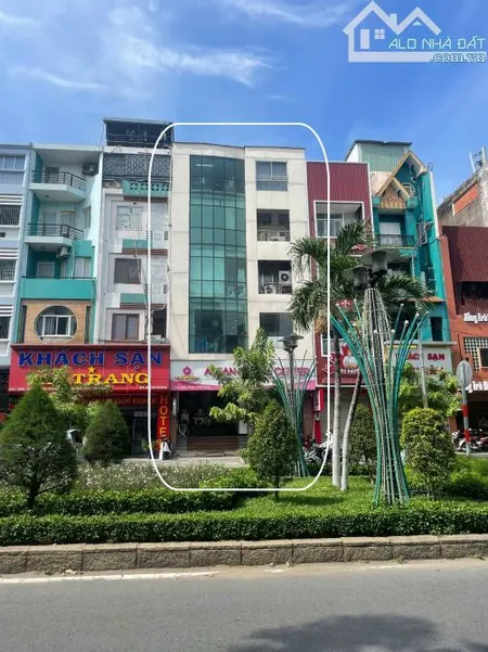 Cho Thuê Tòa Nhà 8x16m đường Phan Xích Long quận Phú Nhuận