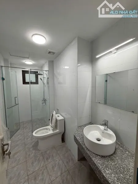 Cho Thuê CCMN 466 Đê La Thành Đống Đa 25-30m2 Studio Cửa Sổ Thang Máy Full Đồ Gần Phố To