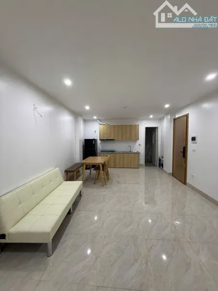 Cho Thuê CCMN 466 Đê Là Thành Đống Đa 45m2 Studio Cửa Sổ Thang Máy Full Đồ Gần Chợ Lớn