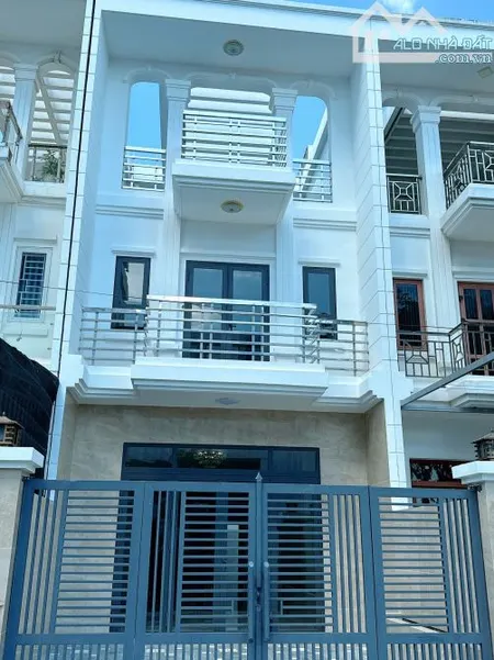 Cho thuê nhà mới khu đô thị Hưng Phú,đối diện tòa nhà 6 Sở