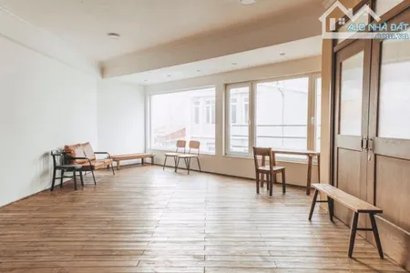 Cho thuê văn phòng tại Trịnh Đình Cửu sàn 40m2 ô tô đỗ cửa, tòa VP chuyên nghiệp giá nhất