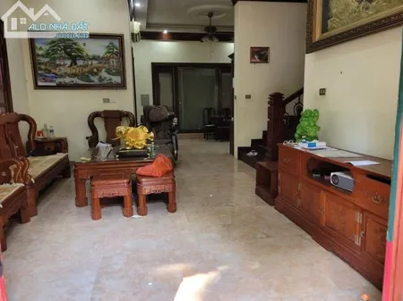 Cho thuê biệt thự lô góc Việt Hưng 250m-5ngủ giá tốt có thương lượng ở thì rất đẹp 🎊🎊