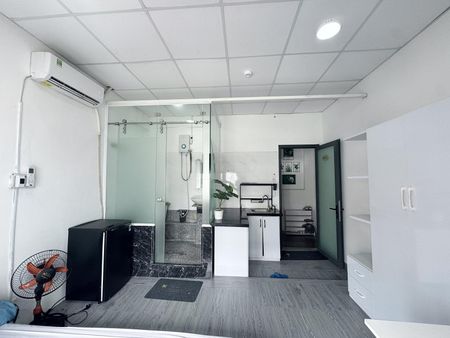 Chính chủ cho thuê studio full nội thất cửa sổ trời siêu thoáng ngay Cầu Thị Nghè qua Quận 1 5p