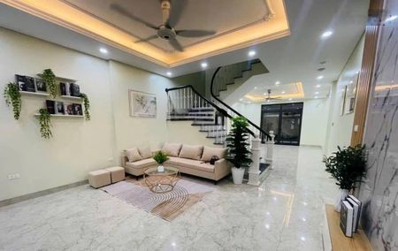 Nguyên căn Nguyễn Cảnh Dị, ô tô đỗ cửa, diện tích 55m2 * 04 tầng. Phù hợp kinh doanh, v/ phòng