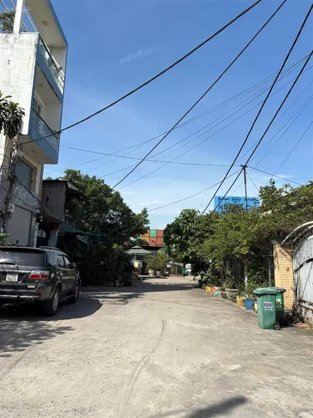 Khuôn đất 4.7 x 17m xd cao tầng không lộ giới, đường 10m sát cầu tân thuận và dh ufm