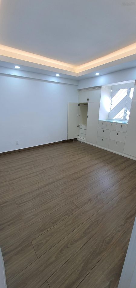 Bán chung cư H3 Hoàng Diệu - Q4 2PN1WC giá 4tỷ8 nhà mới 100% - lầu cao view đẹp - không đăng ảo
