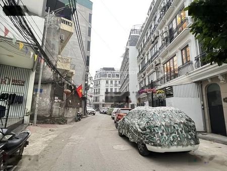 Bán nhà đình thôn nam từ liêm dt 39/43m x 6t x mt 4,5m giá 10 tỷ có thương lượng