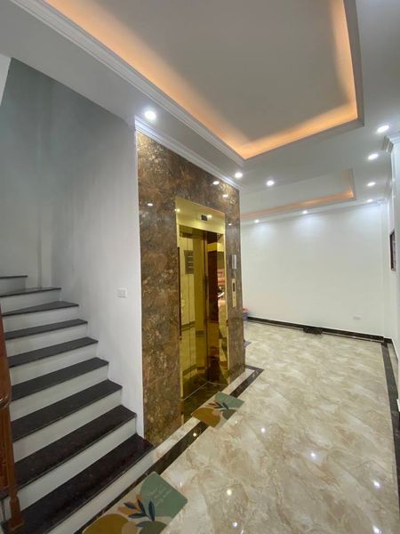 Lô góc Hà Đông, ô tô 7 chỗ vào nhà, thang máy, kinh doanh sầm uất, sổ đỏ trao tay