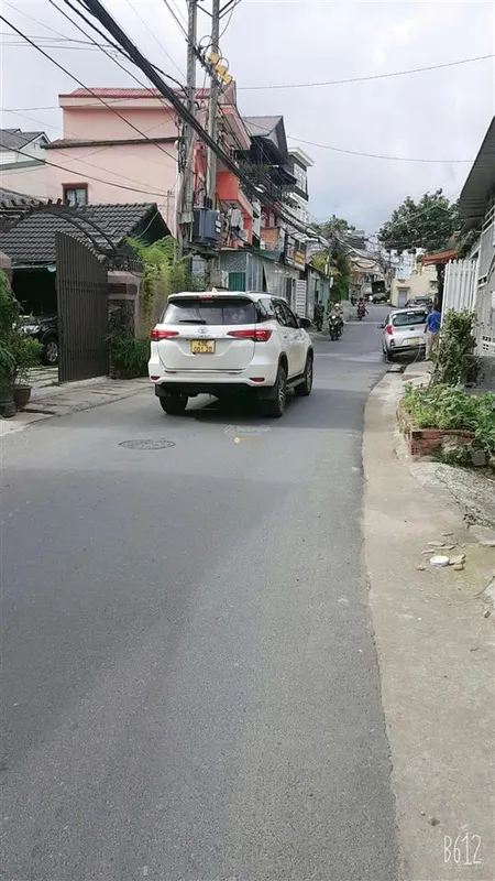 Đất mặt tiền ngay trung tâm phường 2 sẳn nhà cấp 4 sấp sỉ 100m giảm còn 9,x tỷ