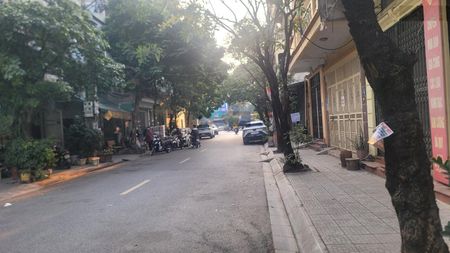 Bán nhà cấp 4 ,phân lô vỉa hè trần đăng ninh ,văn phú ,hà đông 35m chỉ 12 tỷ .