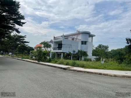Chủ bán gấp lô biệt thự đẹp 300m2 khu đô thị Bình Nguyên, xây tự do hướng Nam ngay ĐHQG