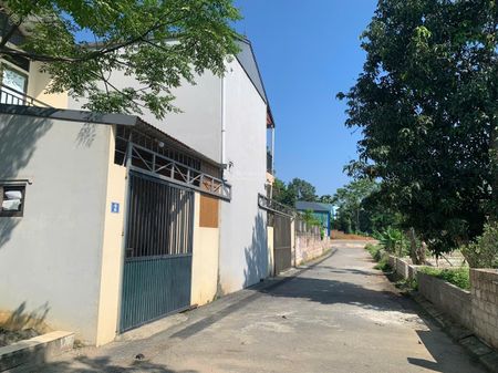 Chính chủ bán lỗ lô đất 105m2, sat hồ vốn bỏ chỉ 4 tỷ cách ĐL Thăng Long chỉ 500m, miễn môi giới