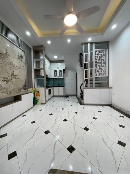 Bán nhà phú thượng, tây hồ - nhà đẹp - 6 tầng -thoáng đẹp gần oto - dt 33m giá 6.99 tỷ.