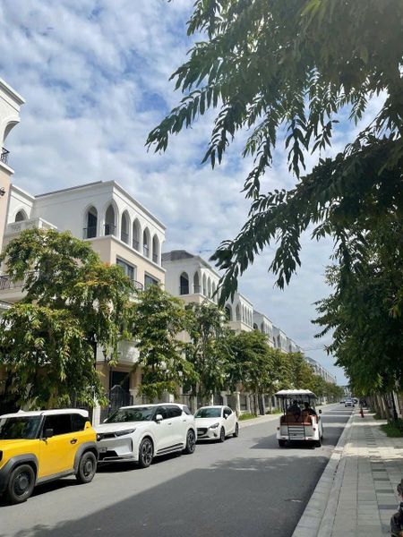 Chính chủ bán cắt lỗ gấp biệt thự Cọ Xanh mua 2022 giá 17 tỷ. Nhưng giờ cần tiền bán 16 tỷ S: 120m2