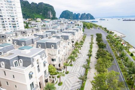 Bán giá 40 tỉ 255m2 biệt thự Doji Mansion mặt biển VIP Hạ Long sổ đỏ vĩnh viễn, LH: 0977141808