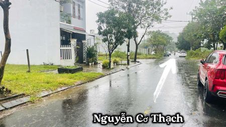 Sản phẩm hiếm, chào bán đường Nguyễn Cơ Thạch, đối diện bãi tắm Sơn Thủy, vị trí đẹp, giá tốt