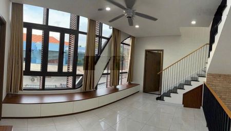 Bán villa mini mới lô gốc- cạnh himlam linh chiểu- 3tầng - 127m2- gần vincom thủ đức- giá 13,1 tỷ