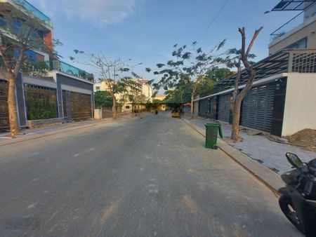 Bán đất khu biệt thự Seasons Thuận An, đất ngay trung tâm, giá rẻ, LH 0933292292