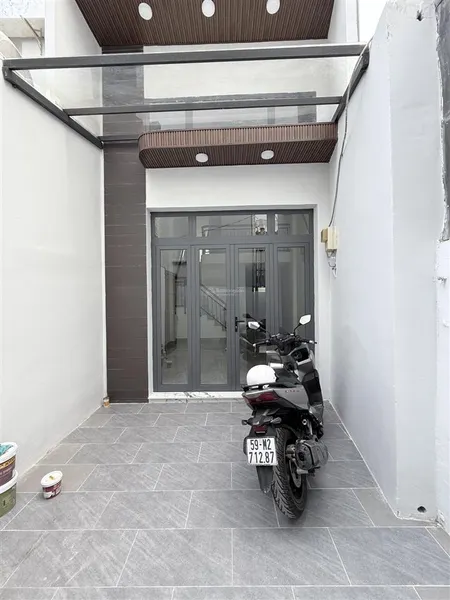 Nhà nguyên căn mới sửa trống sẵn, 3pn2wc trệt lửng dtsd 90m2 sẵn 2 máy lạnh