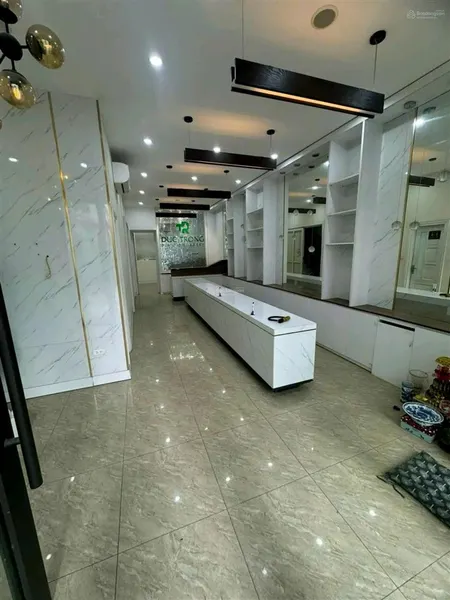 Cho thuê tòa nhà 55m*5 tầng, mt 4.5m, phân lô đầm trấu, hai bà trưng, giá 20 triệu ( có tl)