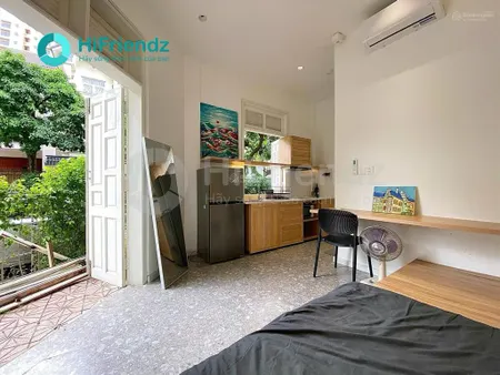 Q2 studio thiết kế tối giản bancol thoáng nhiều cây xanh ánh sáng