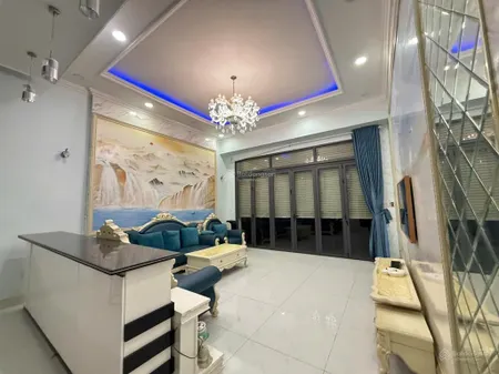 Cần cho thuê nhà nguyên căn ngay trung tâm tp mới. 6 phòng ngủ,6wc
