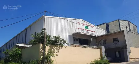 Cho thuê nhà xưởng rộng 1200m2, có sẵn điện 3 pha sản xuất, 2 cẩu 5 tấn và 3 tấn