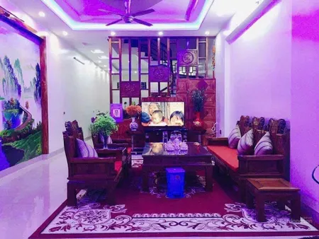 Cho thuê nhà 4 tầng mặt đường lưu túc khai quang vĩnh yên vĩnh phúc. diện tích 108m2 mt 6m