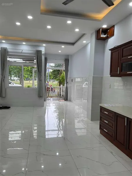 Cho thuê nhà phố 1 trệt 2 lầu, mặt tiền kinh doanh. giá chỉ 12 triệu