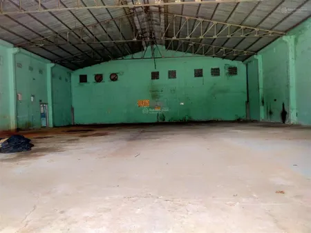 Cho thuê kho xưởng dt 800m2 đường kinh dương vương cont40f vào.