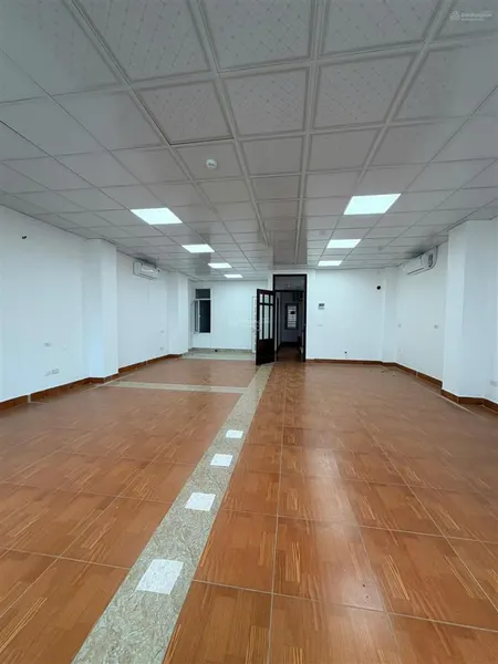 Chính chủ cho thuê nhà tại thọ thá, cầu giấy làm văn phòng. dt 70m2 giá 20.5tr. 0984 828 ***