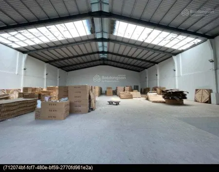 Cho thuê kho 700m2 70tr/th đường lũy bán bích, container 40f vào ok