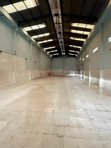 Xưởng 8x25m lê đình cẩn giáp tên lửa đang sơn sửa mới