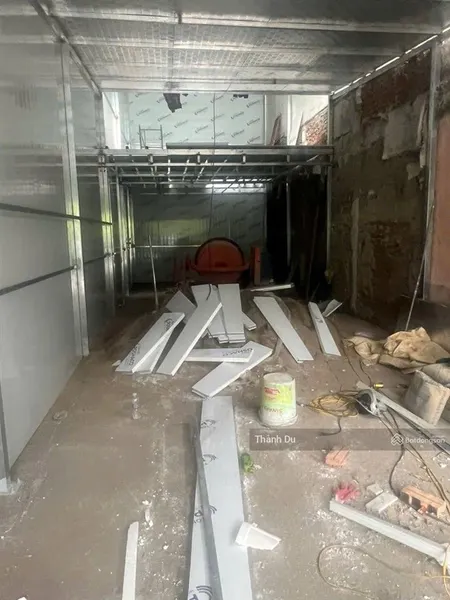 Cho thuê kho xưởng mặt phố lâm du bồ đề ô tô tải đỗ cửa, dt sử dụng 110m2 giá 15 tr / tháng