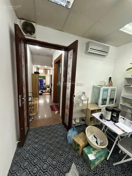 Chính chủ cho thuê sàn vp 16 nguyên hồng 50 m2 giá 8 triệu 0977 227 ***