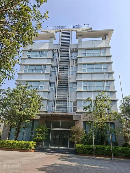 Cho thuê nguyên tòa / theo sàn tòa nhà 5 tầng, sân 2.000m², số 54 nguyễn du, tp vinh