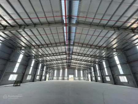 Cho thuê kho xưởng bát khối long biên 2000m sẵn pccc, vp, điện 3 pha, pccc container đỗ cửa.