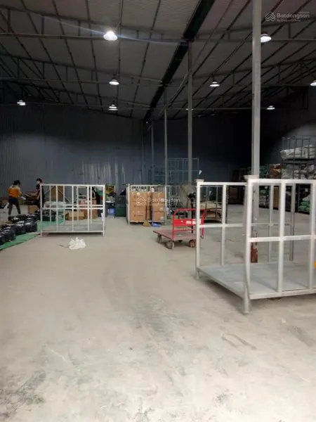 Cho thuê kho xưởng hạ đình thanh xuân, dt 400m2 cao 5m ô tô đỗ cửa làm gara chuyển phát, kho, xưởng