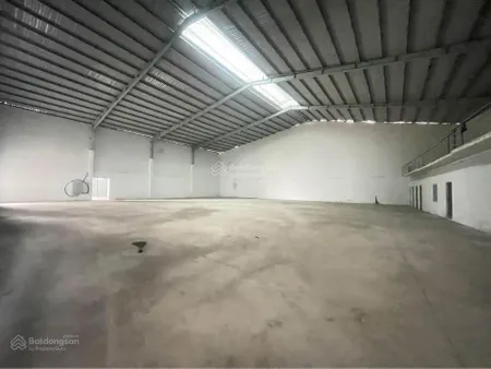 Cho thuê kho 1600m2 70.000đ/m2 đường mã lò cont40f vào tới kho, mái cao, có pccc