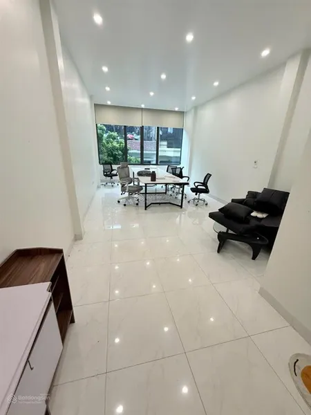 Sàn vp 25 võ văn dũng 61 hoàng cầu 55 m2 giá 8 triệu/tháng 0977 227 ***