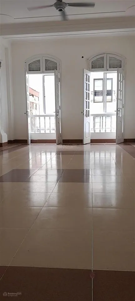 Cho thuê nhà mặt phố 65 cửa bắc chính chủ, diện tích 50m2 x 5 tầng, mặt tiền 5 m
