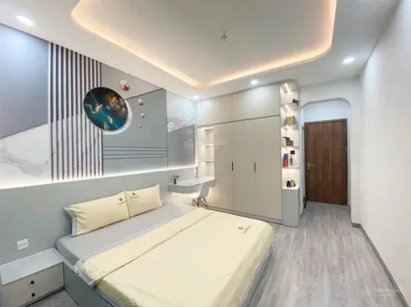 Cho thuê nhà mặt tiền đường số 4, p11, 3 lầu