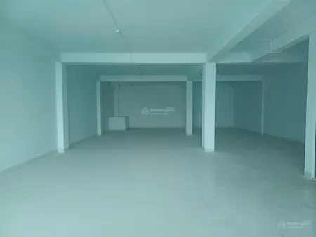 Chính chủ cho thuê nhà 5 tầng 1 gác xép mỗi tầng 200m+ gác 50m tổng diện tích sàn 1030m thang máy.